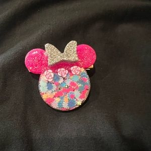 Minnie Mouse hair clip for anyone